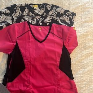 2 Wonderwink size M scrub tops. In very good condition.